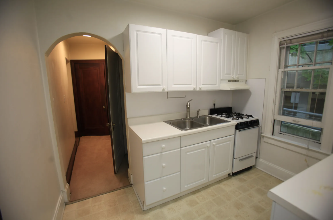 511-4 kitchen